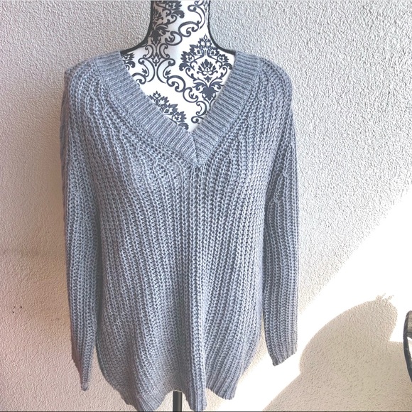 Daytrip Buckle Chunky Knit V-Neck Pullover Sweater - Picture 4 of 7